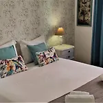 Sweet Close To Famous Avenue Liberty Πανσιόν 3*