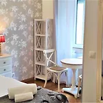 Sweet Close To Famous Avenue Liberty 3*