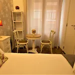 Guest house Sweet Suites Guesthouse Close To Famous Avenue Liberty Lisbon