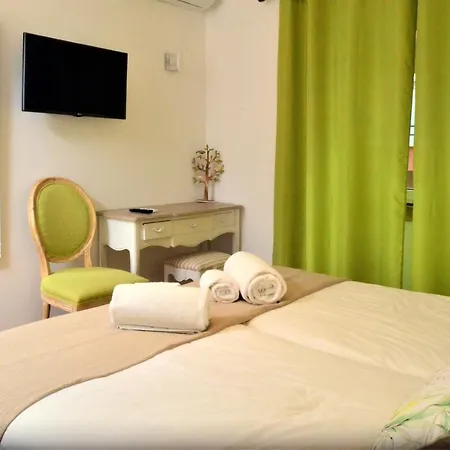 Πανσιόν Sweet Close To Famous Avenue Liberty 3*