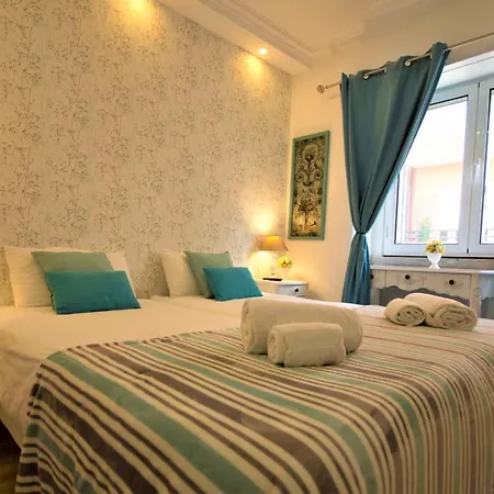 Sweet Suites Guesthouse Close To Famous Avenue Liberty Pensionat 3*