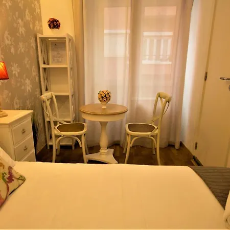 Affittacamere Sweet Close To Famous Avenue Liberty Lisbona