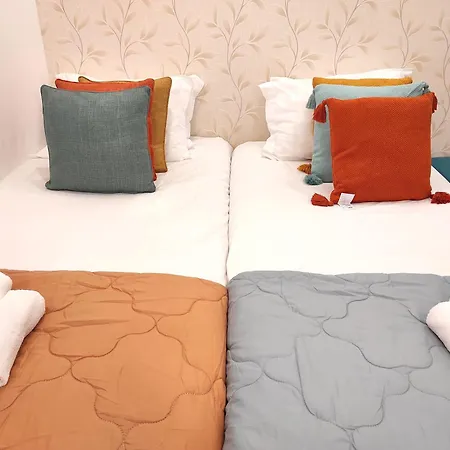 Sweet Close To Famous Avenue Liberty Gasthuis Lissabon