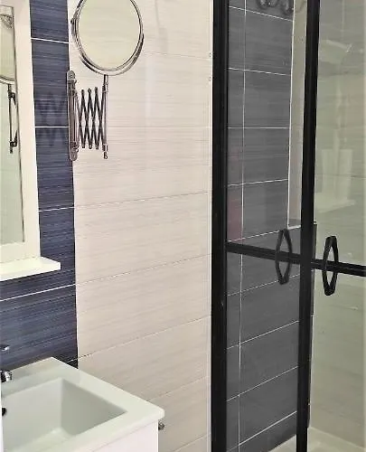 Sweet Close To Famous Avenue Liberty 3*