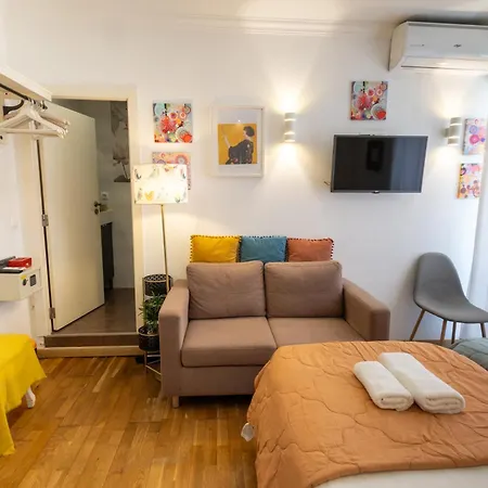 Guest house Sweet Suites Guesthouse Close To Famous Avenue Liberty Lisbon