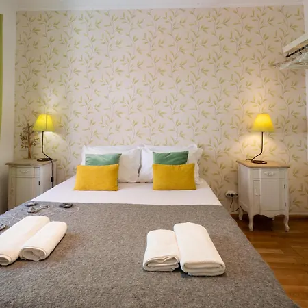 Sweet Suites Guesthouse Close To Famous Avenue Liberty 3*
