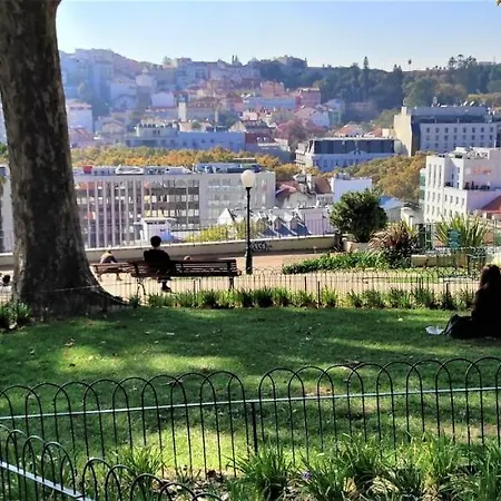 Gasthof Sweet Suites Guesthouse Close To Famous Avenue Liberty Lissabon