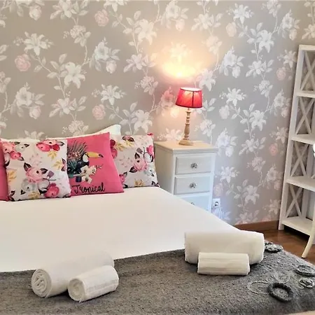 Sweet Suites Guesthouse Close To Famous Avenue Liberty 3* Lissabon